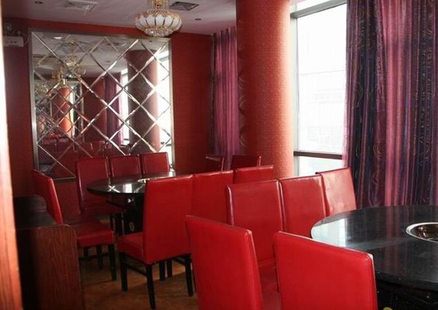 齐齐火锅店面内景