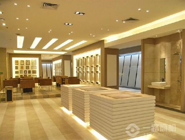 冠珠陶瓷店面内景