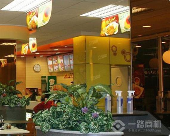 玲珑馄饨加盟店内景