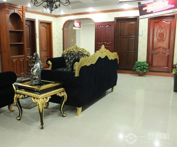 双虎木门旗舰店内景