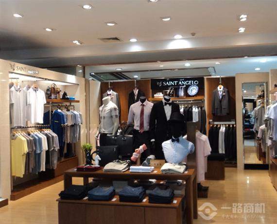 报喜鸟男装加盟店内景