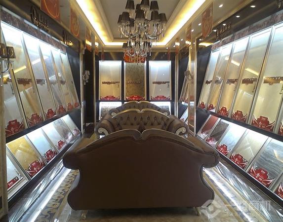 鹰牌陶瓷加盟店内景