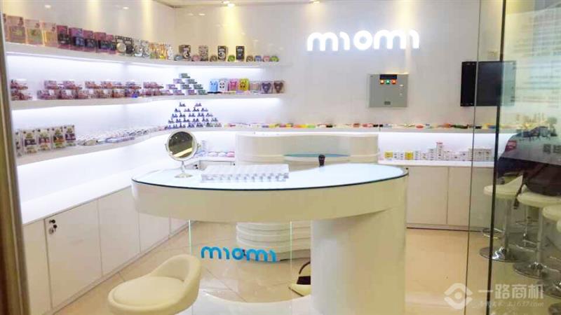 米欧米隐形眼镜