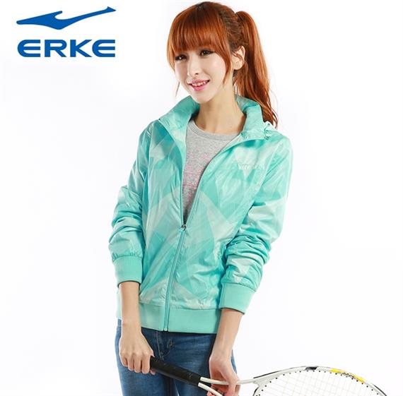 鸿星尔克清新运动女装