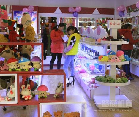 阿呀呀精品店加盟