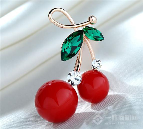 阳光女孩胸针饰品