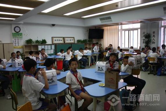 乐博士机器人教育