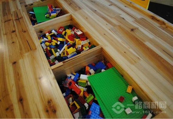 爱萝卜少儿机器人