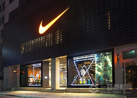 耐克运动鞋