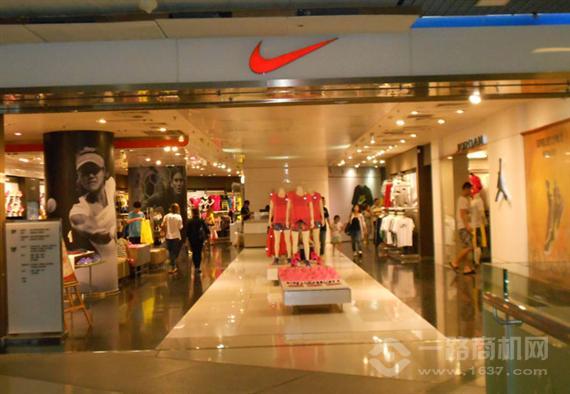 耐克运动鞋