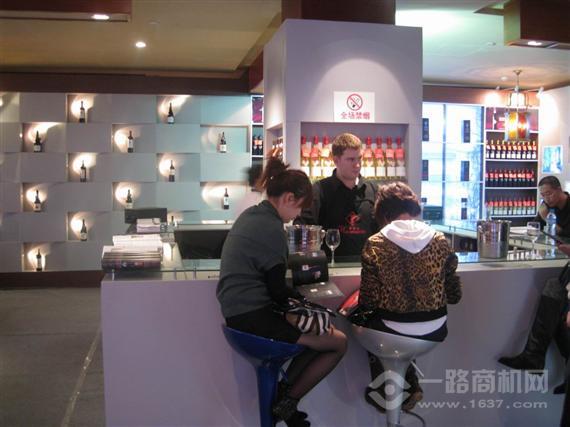 罗玛尼干红葡萄酒