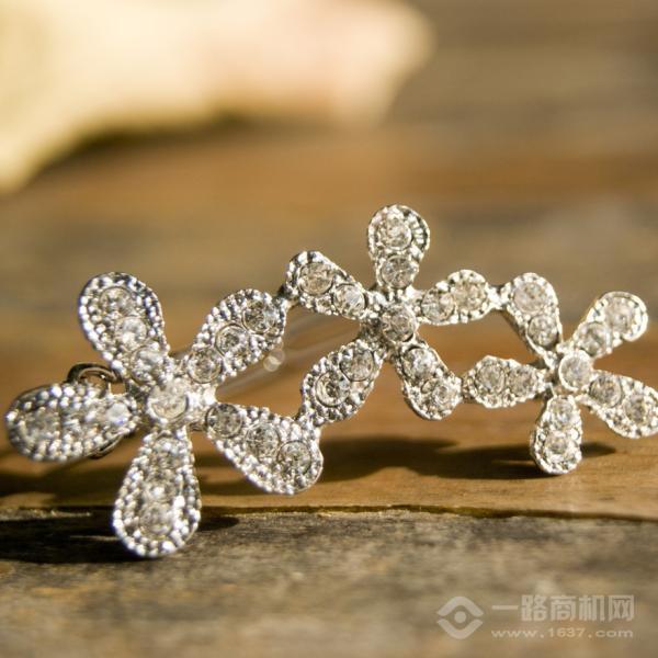 乔伊丝饰品 乔伊丝饰品