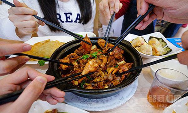 巴国鸡煲 巴国鸡煲