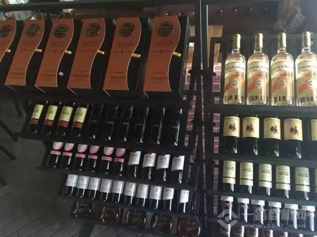 法國吉洛酒莊四川門店展架