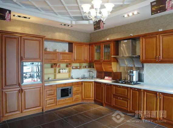 施塔曼纯实木门窗