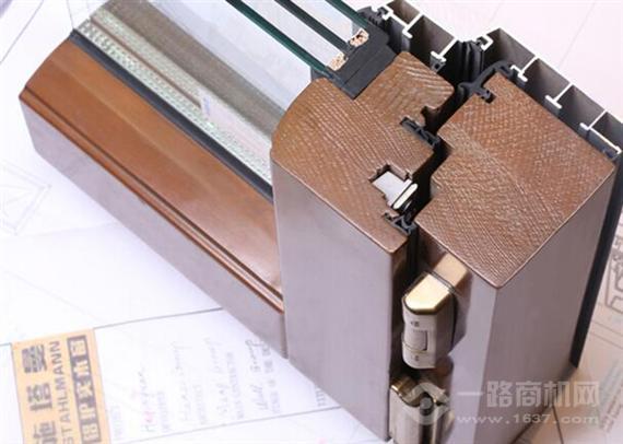 施塔曼纯实木门窗