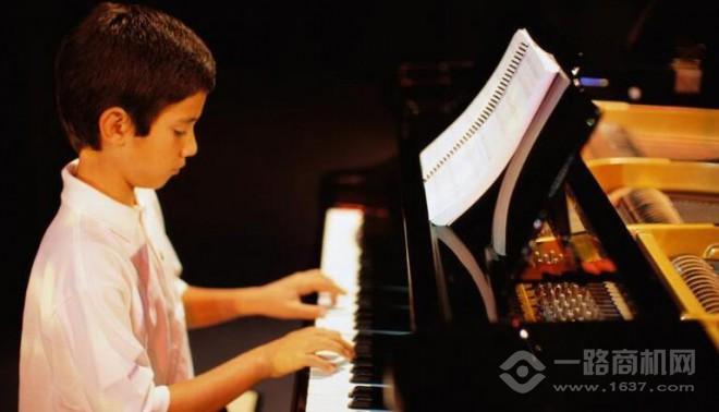 周菲新理念钢琴教育