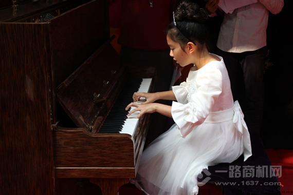 巴罗克钢琴培训