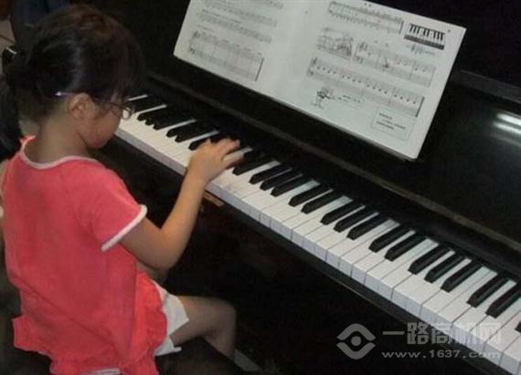 快乐钢琴艺术中心