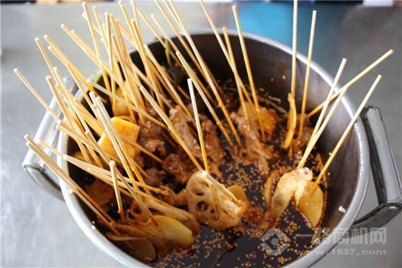 巴一味李记串串香