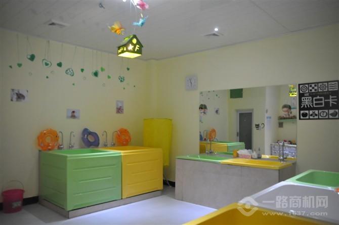 愛多多嬰兒游泳館