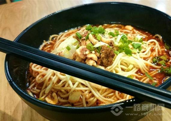 麻辣无情重庆小面