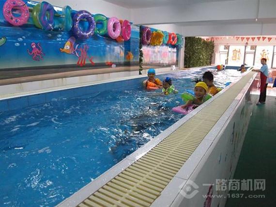 俏贝儿婴幼儿游泳馆