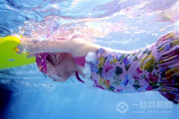 奥申婴儿游泳馆