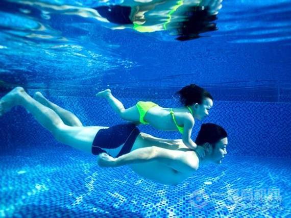 乐游宝宝亲子游泳