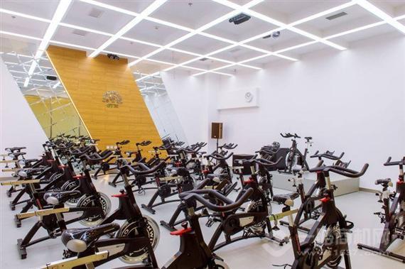 宝力豪健身中心