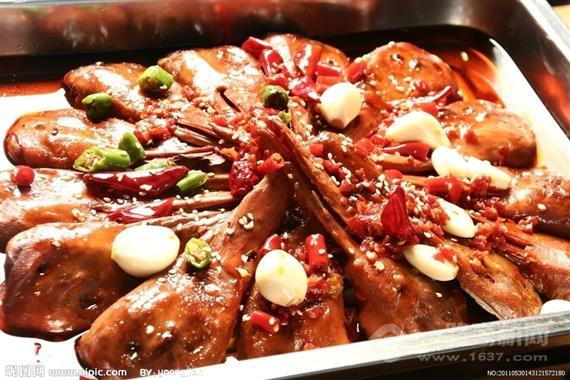 御品渝香辣鸭头