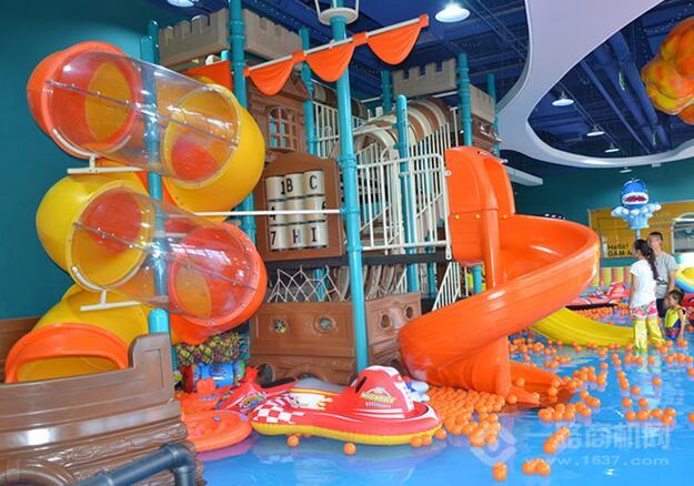 百贝高婴儿游泳馆