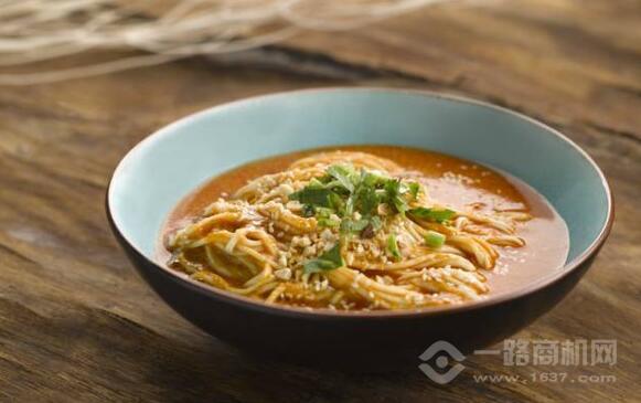 鯊魚吃面加盟