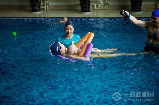 婴儿游泳馆加盟