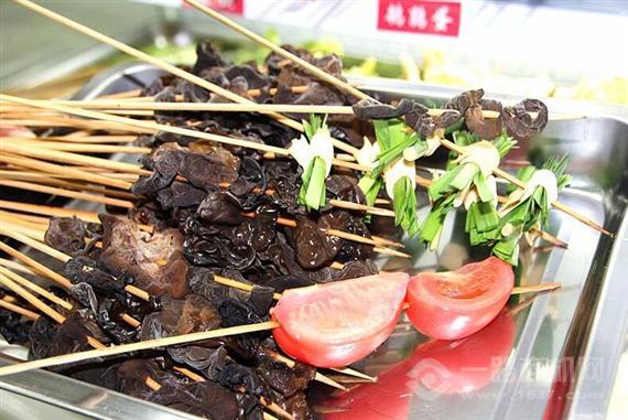 华阳串根香麻辣涮