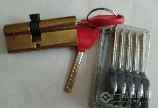 保德安防盗门锁