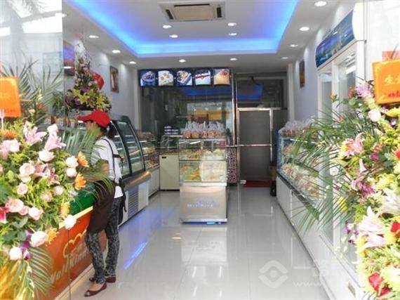 呗可咔司蛋糕店