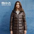 雪中飞羽绒服