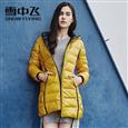 雪中飞羽绒服