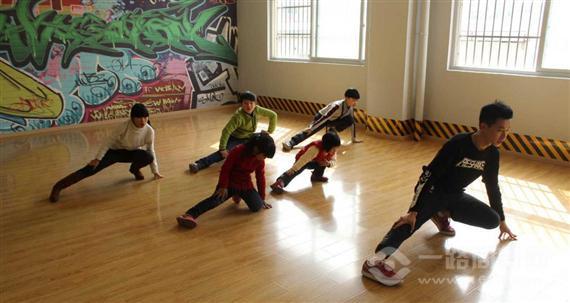 艺尚蓝天少儿艺术