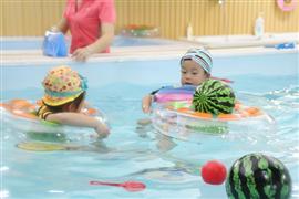 洗芝堂嬰兒游泳