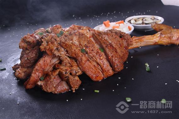 草原狼烤羊腿