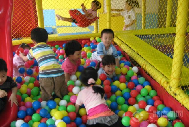 开心一乐儿童乐园