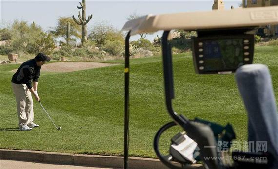 迈进室内高尔夫