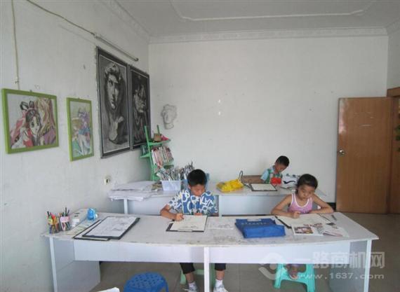 起跑线美术中心