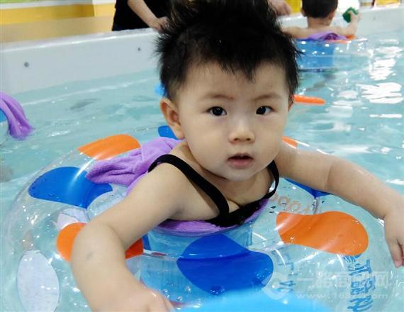 乖宝贝婴儿游泳