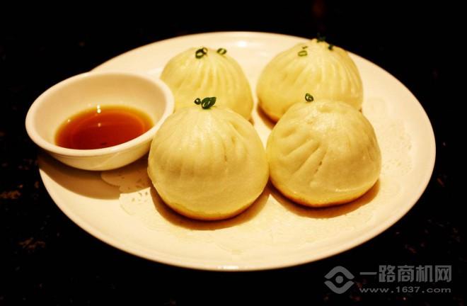 臥龍香包子