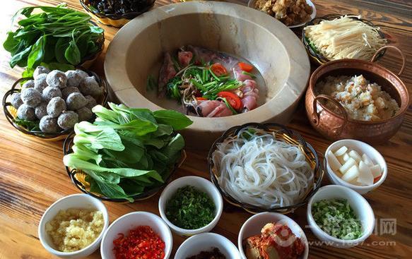 魚品記蒸汽石鍋魚加盟