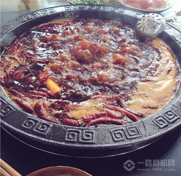 牛對頭火鍋加盟