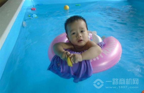思芭宝婴儿游泳
